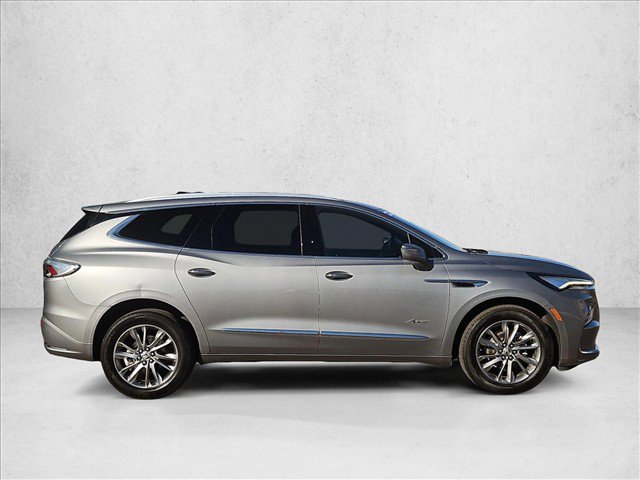 Used 2023 Buick Enclave Avenir w/ Avenir Technology Package AWD/4WD image 4