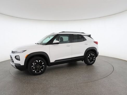 Used 2022 Chevrolet TrailBlazer LT w/ Convenience Package image 4