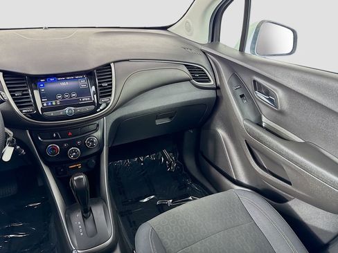 Used 2020 Chevrolet Trax LS w/ Tint and Cruise Package AWD/4WD image 23