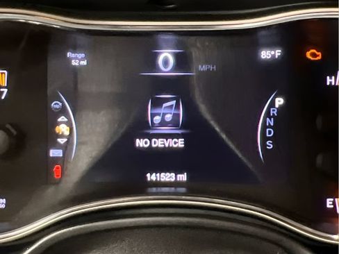 Used 2015 Jeep Grand Cherokee Limited w/ Luxury Group II AWD/4WD image 16