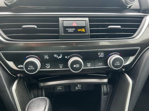 Used 2018 Honda Accord Sport image 17