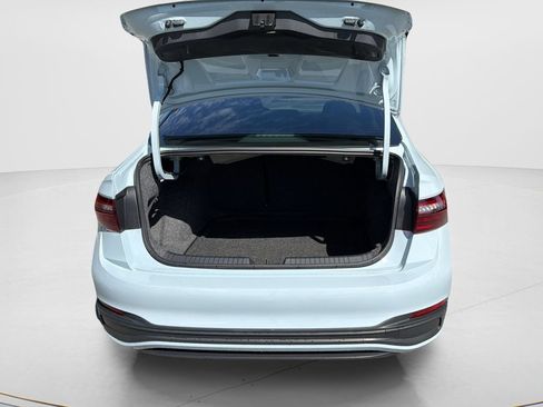 Used 2025 Volkswagen Jetta SE w/ Sunroof Package FWD image 10