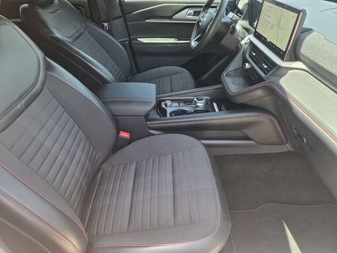 Used 2025 Ford Explorer ST-Line w/ Premium Package RWD image 12