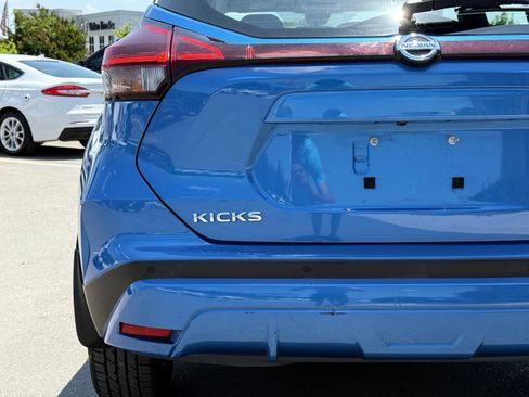 Used 2021 Nissan Kicks SR w/ SR Premium Package FWD image 11