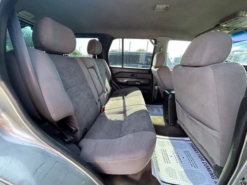 Used 2001 Nissan Pathfinder SE RWD image 12
