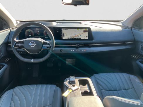 Certified 2025 Nissan Ariya Platinum image 12
