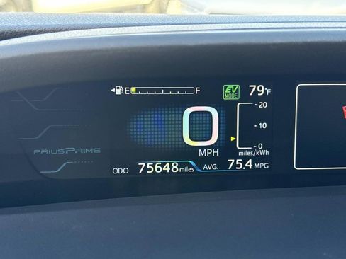 Used 2017 Toyota Prius Prime Advanced image 41