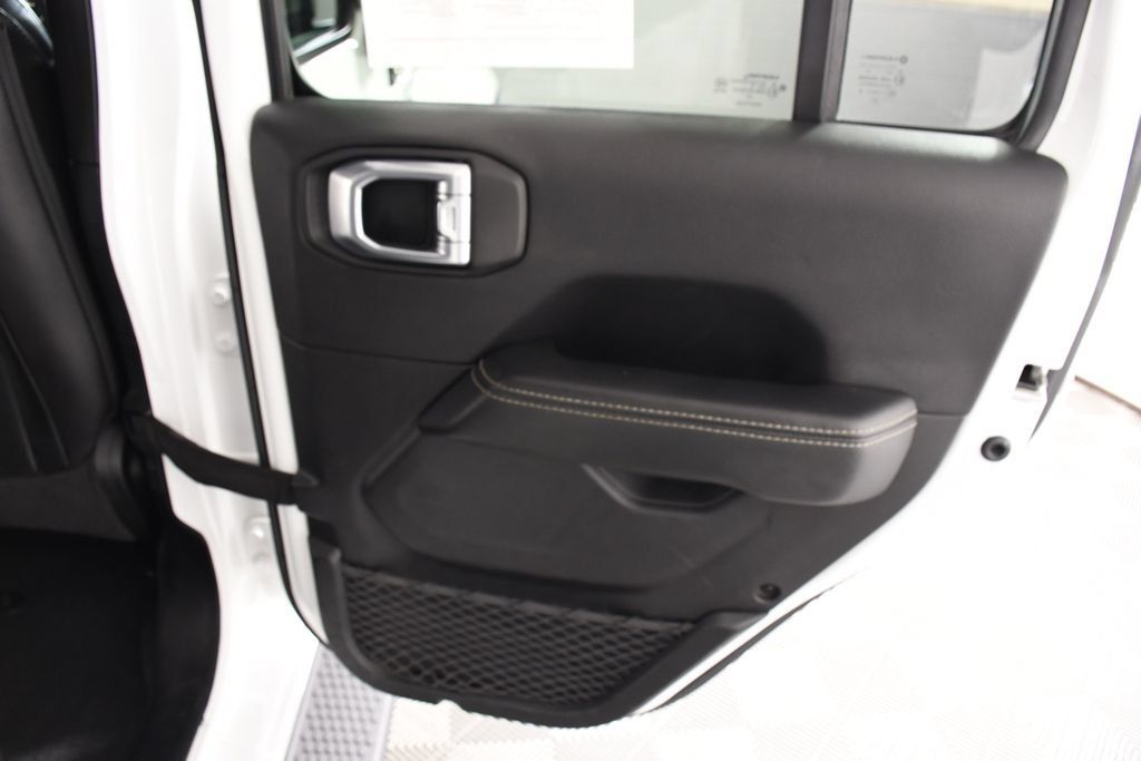 Used 2021 Jeep Wrangler Unlimited Sahara w/ Cold Weather Group AWD/4WD image 21