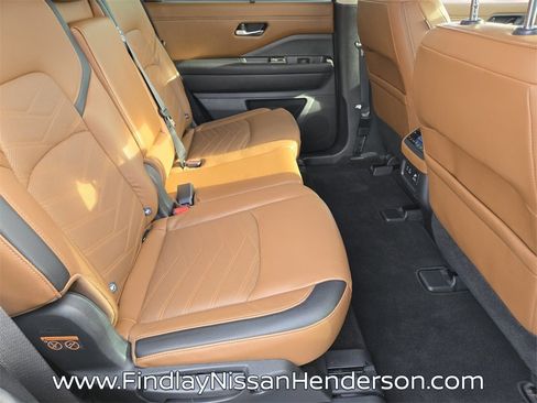 Used 2023 Nissan Pathfinder Platinum w/ Cargo Package image 18