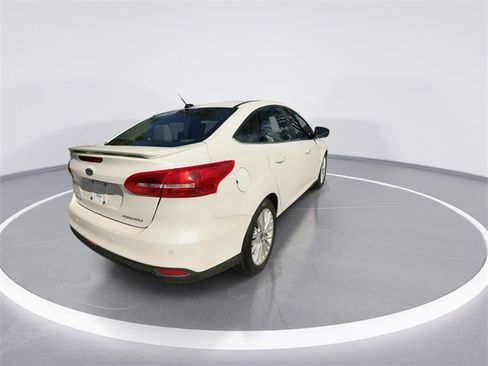 Used 2017 Ford Focus Titanium w/ Titanium Technology Package image 7