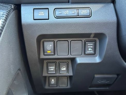 Used 2024 Nissan Frontier SL w/ Technology Package AWD/4WD image 16