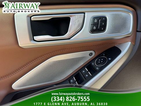 Used 2023 Ford Explorer King Ranch w/ Technology Package AWD/4WD image 16