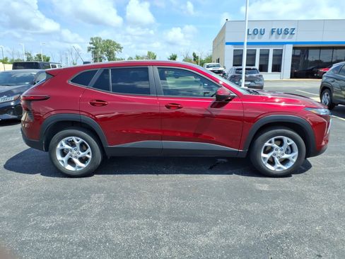 Used 2025 Chevrolet Trax LS w/ LS Convenience Package FWD image 23
