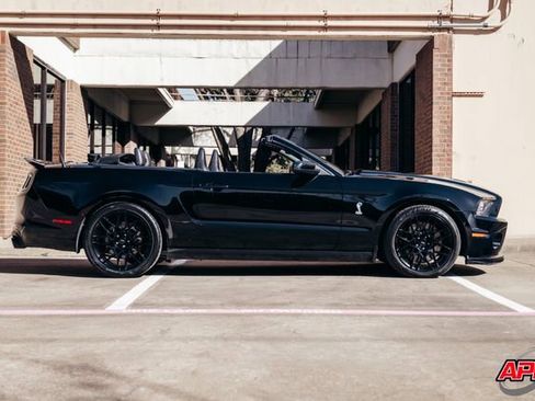 Used 2013 Ford Mustang Shelby GT500 image 12
