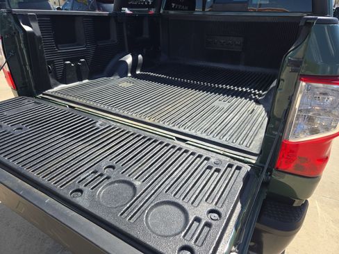 Used 2024 Nissan Titan SV w/ SV Bronze Edition Package image 25