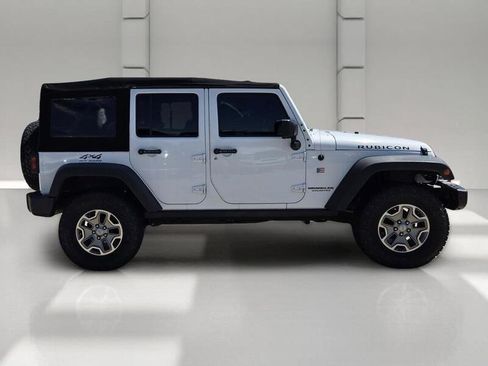 Used 2015 Jeep Wrangler Unlimited Rubicon w/ Connectivity Group AWD/4WD image 6