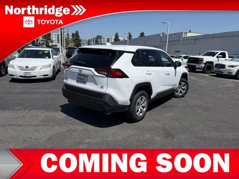 Used 2024 Toyota RAV4 LE image 4