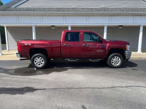 Used 2013 Chevrolet Silverado 2500 LT w/ Interior Plus Package AWD/4WD image 2