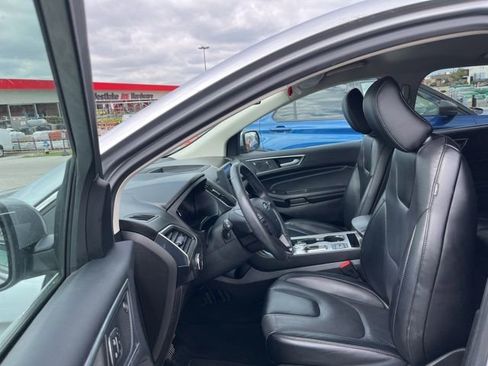 Used 2022 Ford Edge Titanium image 12