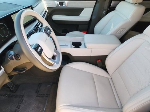 Used 2025 Hyundai Santa Fe Calligraphy image 12