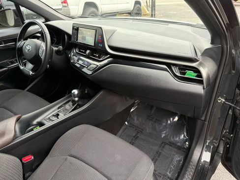 Used 2018 Toyota C-HR XLE image 14