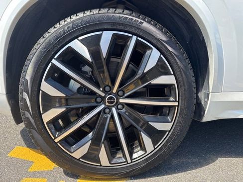 Used 2025 Volvo XC90 B6 Plus image 9