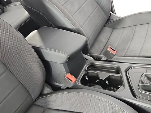 Certified 2023 Volkswagen Taos SE w/ Panoramic Sunroof Package FWD image 16