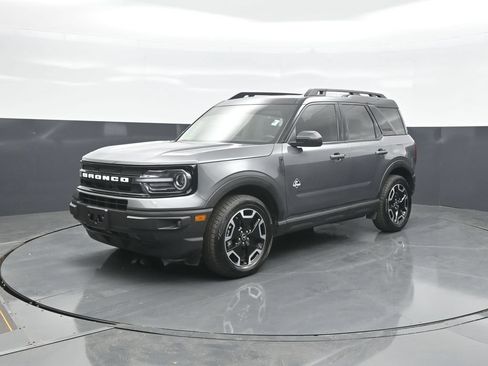 Used 2023 Ford Bronco Sport Outer Banks AWD/4WD image 3