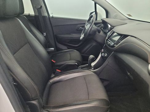 Used 2018 Chevrolet Trax LT w/ Driver Confidence Package FWD image 21