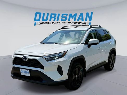Used 2024 Toyota RAV4 XLE w/ Convenience Package AWD/4WD image 5