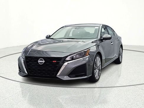 Used 2023 Nissan Altima 2.5 SL FWD image 2