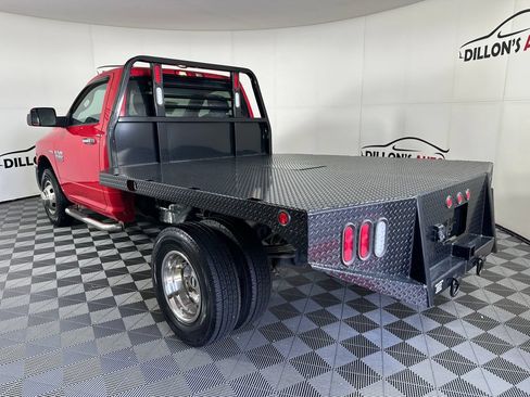 Used 2018 RAM 3500 Tradesman w/ Chrome Appearance Group RWD image 4