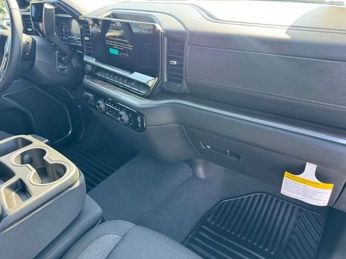Used 2025 Chevrolet Silverado 1500 LT AWD/4WD image 5