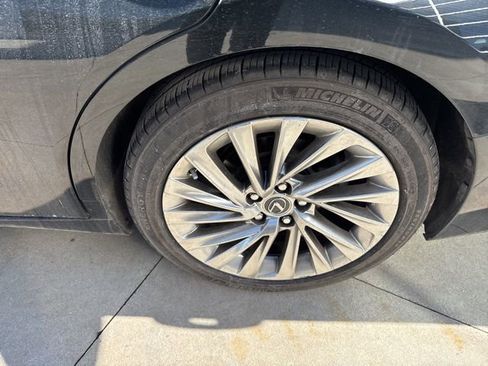 Used 2022 Lexus ES 350 Ultra Luxury w/ Accessory Package 2 image 12