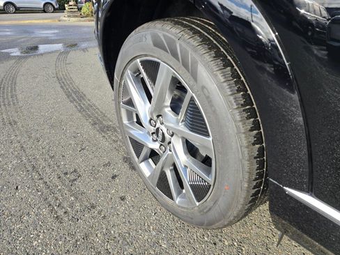 New 2026 Cadillac Optiq Luxury 1 image 16