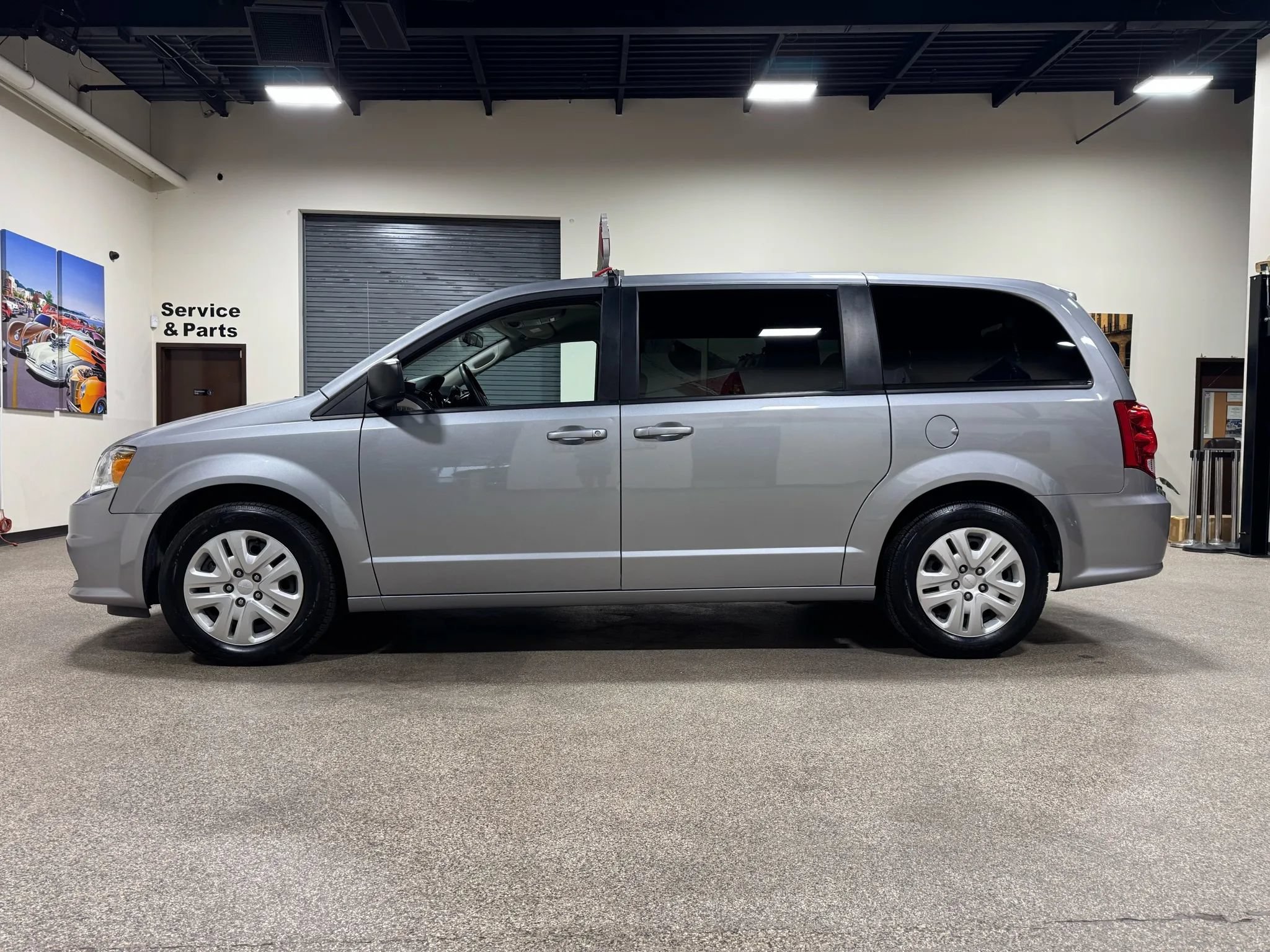 Used 2018 Dodge Grand Caravan SE FWD image 8