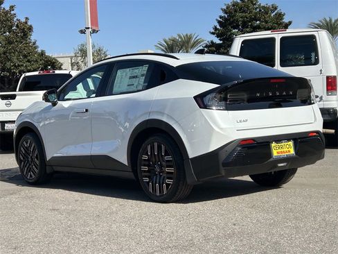 New 2026 Nissan Leaf Platinum+ image 2