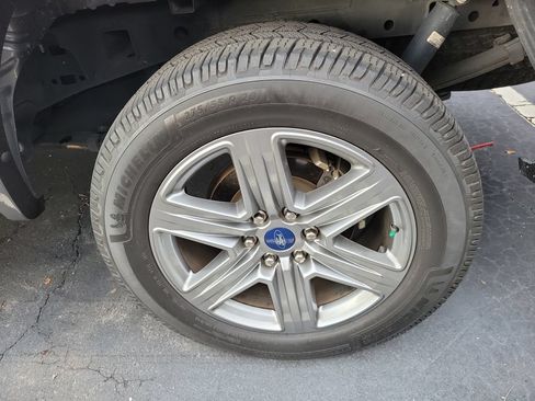 Used 2019 Ford F150 XLT w/ Equipment Group 302A Luxury AWD/4WD image 16