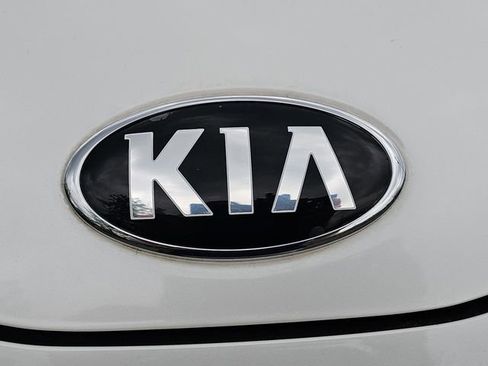 Used 2020 Kia Soul LX FWD image 30