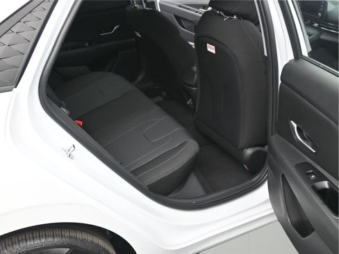 New 2026 Hyundai Elantra SE FWD image 8