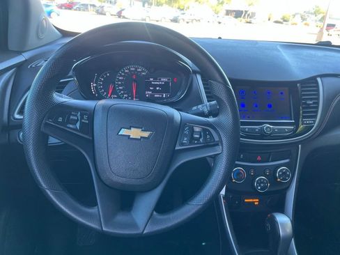 Used 2020 Chevrolet Trax LT image 28