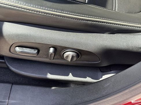 Used 2023 GMC Acadia Denali image 34