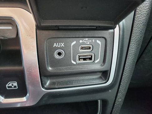 Used 2020 Jeep Wrangler Sport AWD/4WD image 22