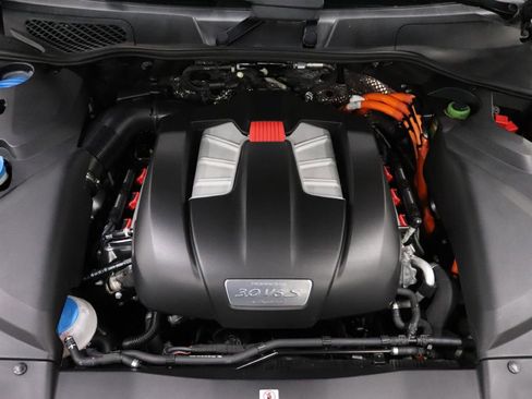 Used 2017 Porsche Cayenne S Platinum image 26