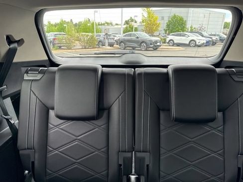 Used 2024 Volkswagen Atlas SE AWD/4WD image 8