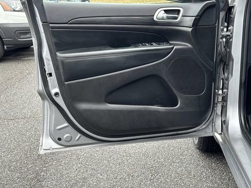 Used 2020 Jeep Grand Cherokee Altitude image 14