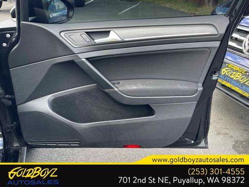 Used 2019 Volkswagen Golf 4-Door FWD image 26