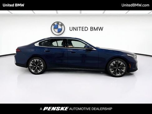 Certified 2026 BMW 530i RWD image 4