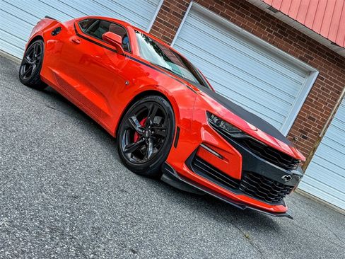 Used 2019 Chevrolet Camaro SS RWD image 29