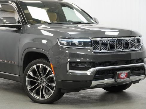 Used 2022 Jeep Grand Wagoneer Series III image 3